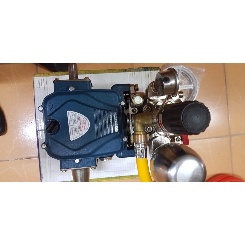 Máy rửa xe -Đầu máy rửa xe Amax 828C nhật bản