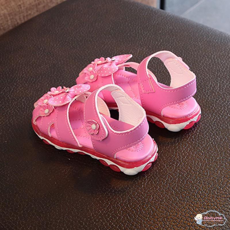 Giày sandals có đèn LED năng động cho bé