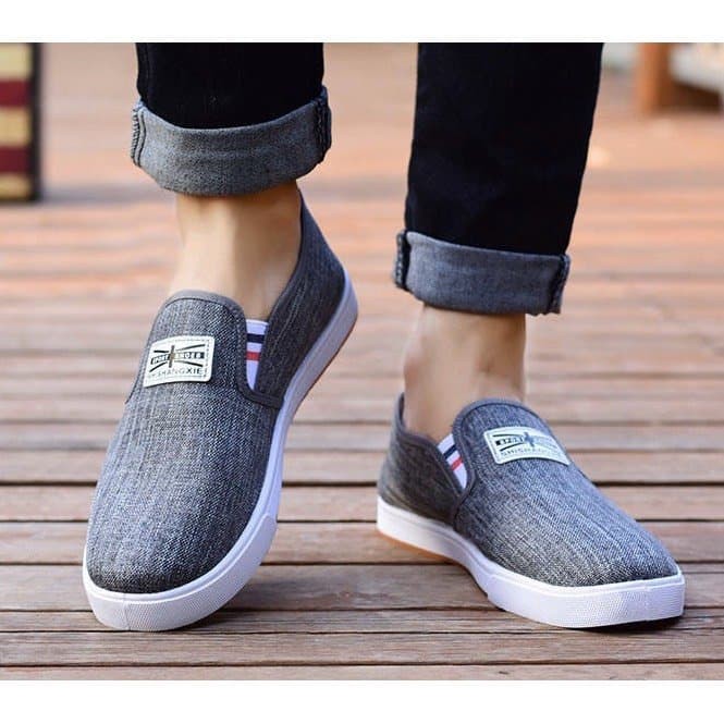 Giày lười vải nam Sport Shoes có 2 màu đen và xám thoáng khí