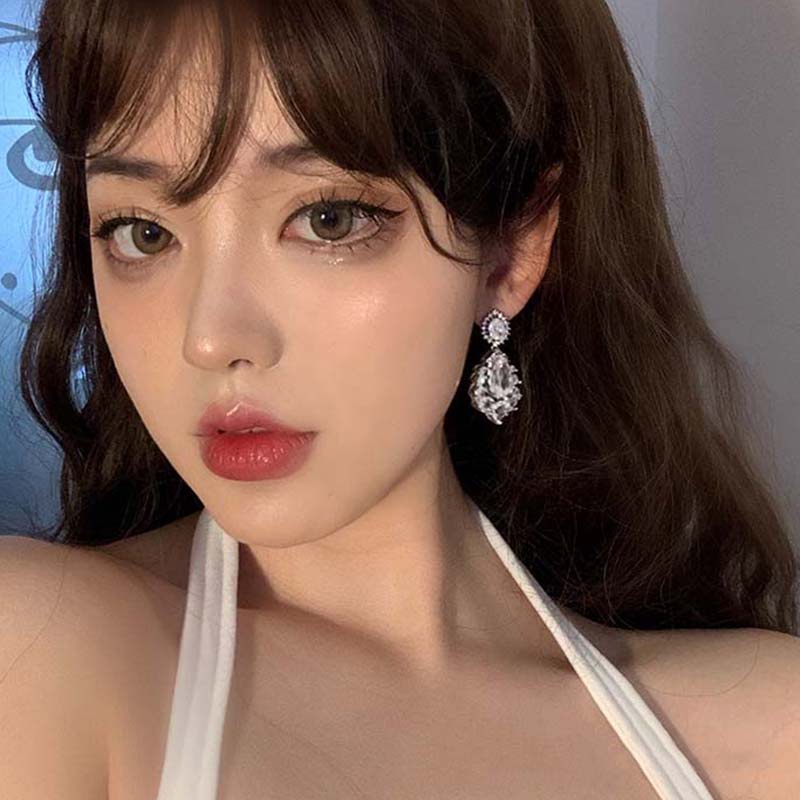Khuyên Tai Giọt Nước Đính Đá Zircon Sang Trọng