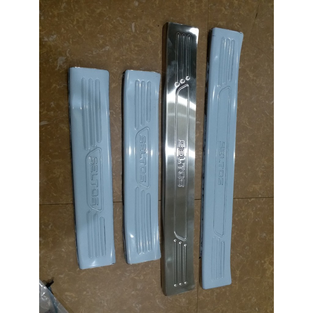 Bộ 8 nẹp bước chân Trong + Ngoài Inox Cho xe Kia Seltos