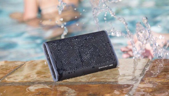 Loa di động không dây tích hợp sạc dự phòng chống nước Braven 405 đến từ Mỹ