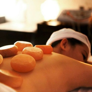 Đá muối tròn massage như ở spa- Đá muối Himalaya