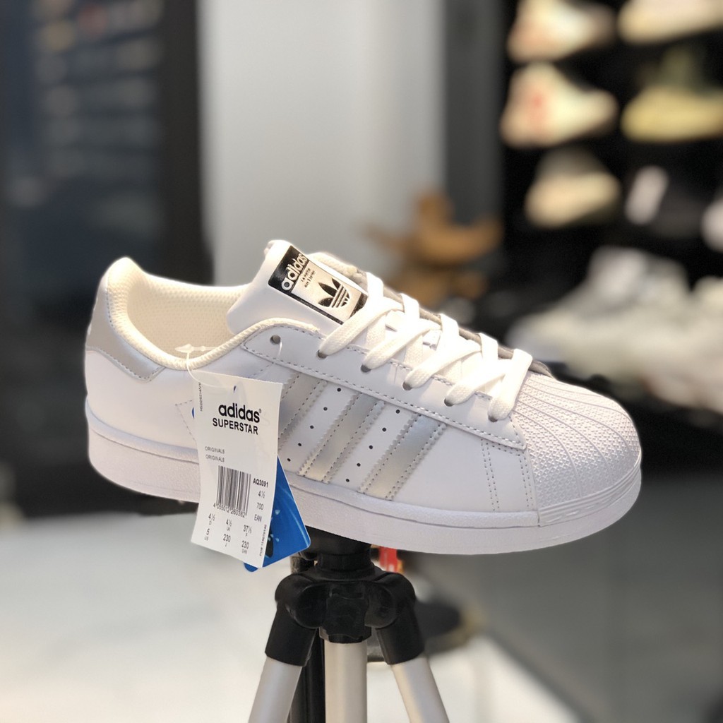 [Adidas giày]Giày Superstar da miếng kiểu dáng classic lên chân cực đẹp fullbox mới về tại shop. ?