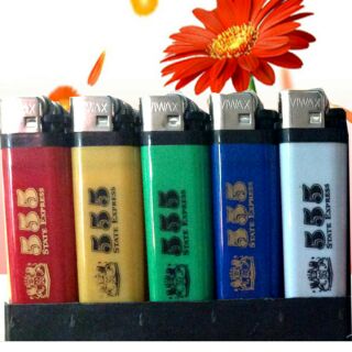 Quẹt 555 , hộp 50 cái( loại trong)