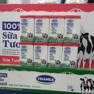 Một thùng sữa tươi vị dâu Vinamilk 110ml