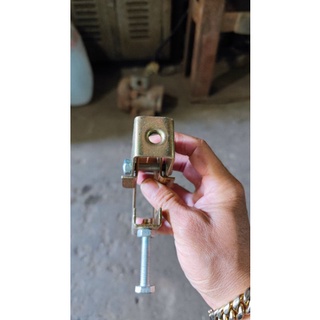 Bát kẹp xà gồ