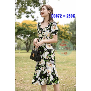 Đầm voan hoa hồng cổ vuông đuôi cá