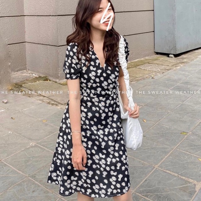 Váy cổ chéo hoạ tiết cúc hoạ mi Ulzzang style (Dáng ngắn ngang gối)vke8036🌻 VKE8036 Hàng Quảng Châu