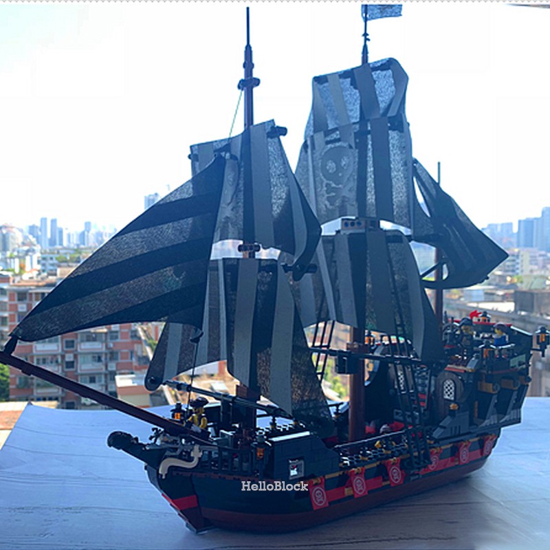 Đồ chơi  giáo dục Lắp ráp Mô hình QL1800  QL1801 Tàu cướp biển Pirates of The Caribbean Pirate Kingdom