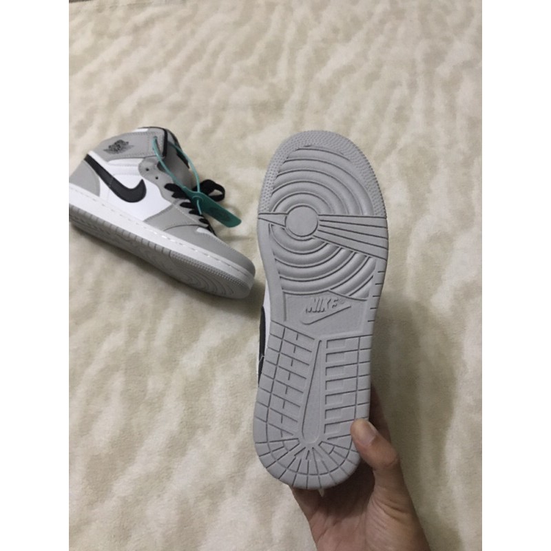 Giày Sneaker Xám trắng cổ cao | BigBuy360 - bigbuy360.vn