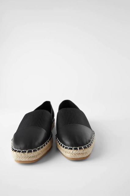 Giày slip-on z@ra cực kỳ êm chân | BigBuy360 - bigbuy360.vn