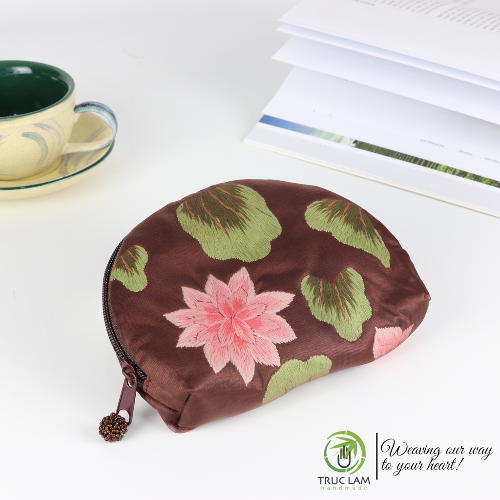 Ví Cầm Tay Túi Đựng Hình Bán Nguyệt Phủ Voan Họa Tiết Hoa Lá Thêu Tay - Trúc Lâm Handmade