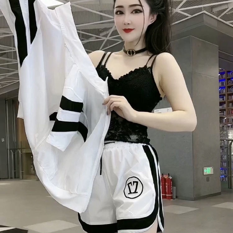 Net red same fashion suit women's 2022 summer new color contrast short sleeve zipper age reducing slim sweater + shorts