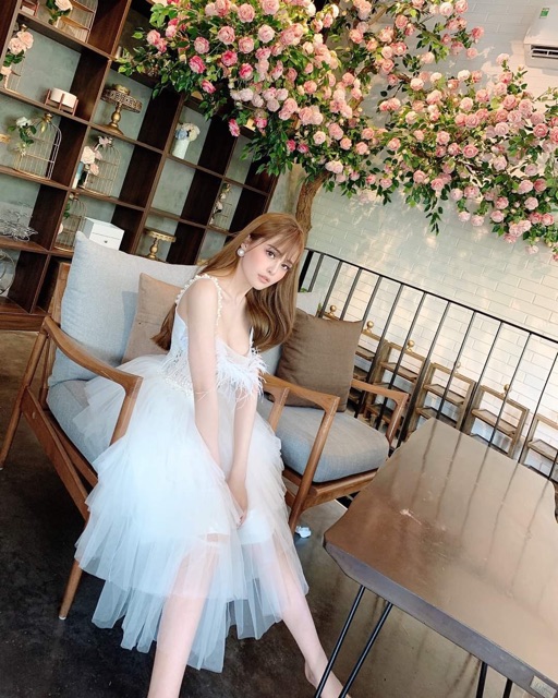 Đầm dự tiệc công chúa 2 dây xếp tầng phối lông công TRIPBLE T DRESS - Size M/L - MS162V