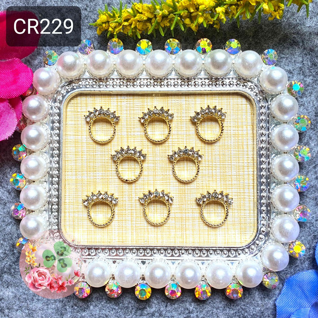 Mã CR052 - CR229 . Charm kim loại đính đá trang trí móng siêu xinh.
