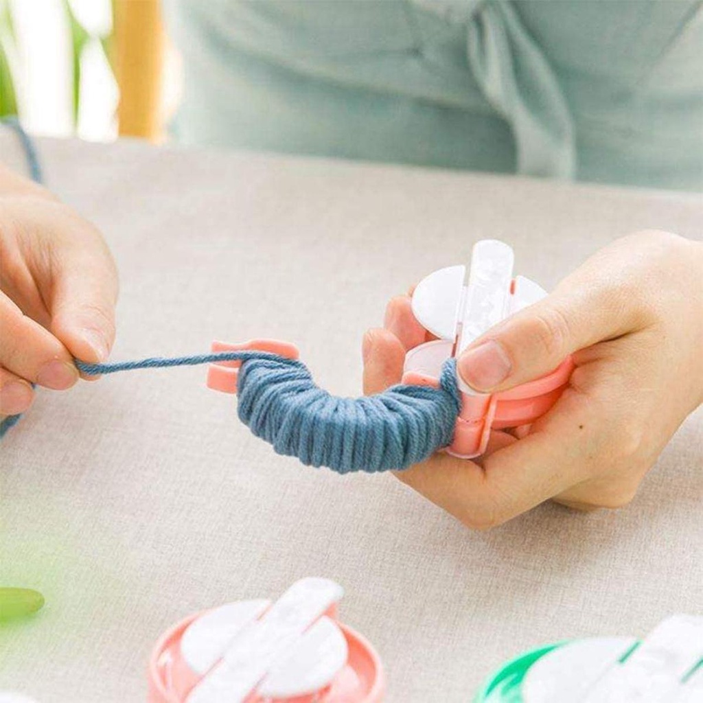 Bộ Dụng Cụ 4 Kích Cỡ Làm Quả Cầu Bông Pompom