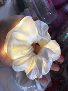 Cột tóc Scrunchies mẫu led sáng đèn