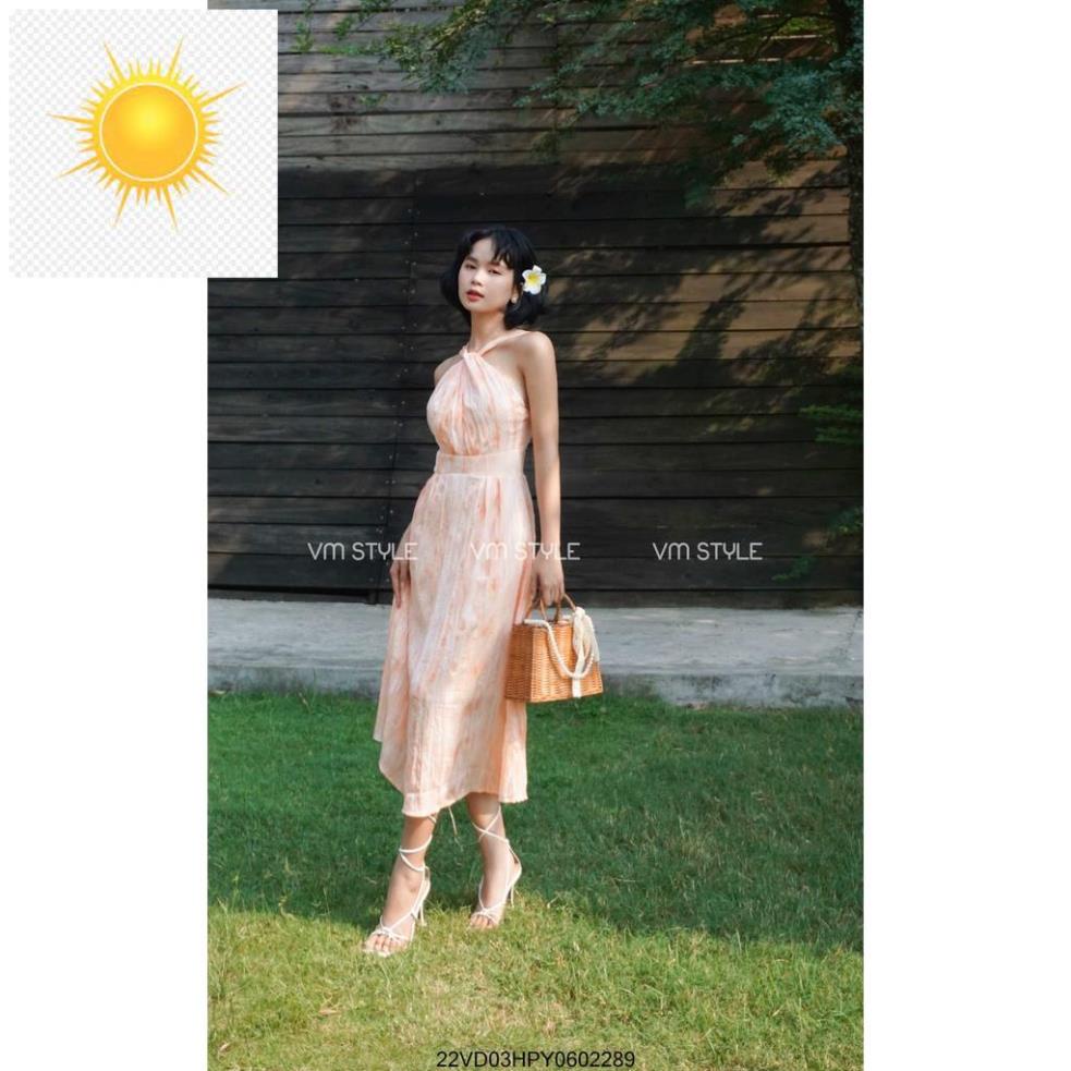 👳 Đầm cổ yếm VM STYLE dáng dài 2 lớp gợi cảm, váy cổ kiểu đắp chéo quý phái cho nàng dự tiệc, đi biển 22VD03HPY0602 👳