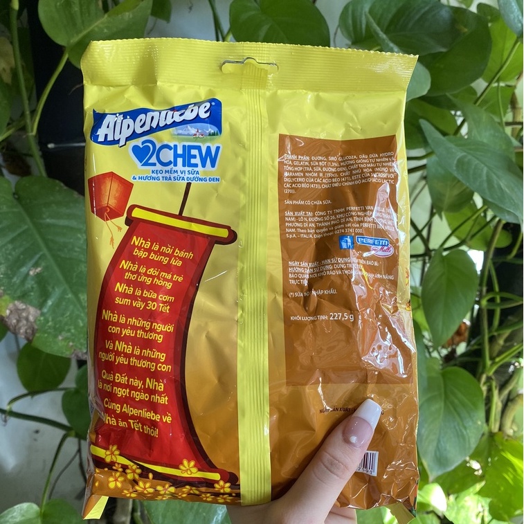 Kẹo Mềm Vị Sữa và Hương Trà Sữa Đường Đen Alpenliebe 2Chew (Gói 227.5g-lớn)