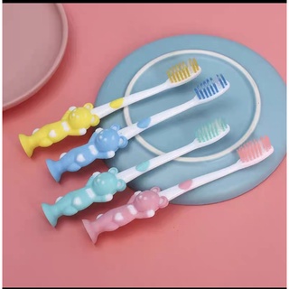 Bộ 4 chiếc bàn chải đánh răng