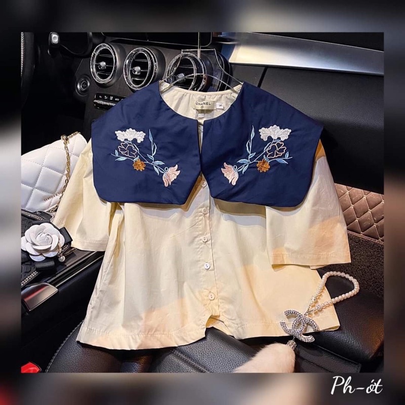 Áo sơ mi cổ vạt vuông thêu hoa