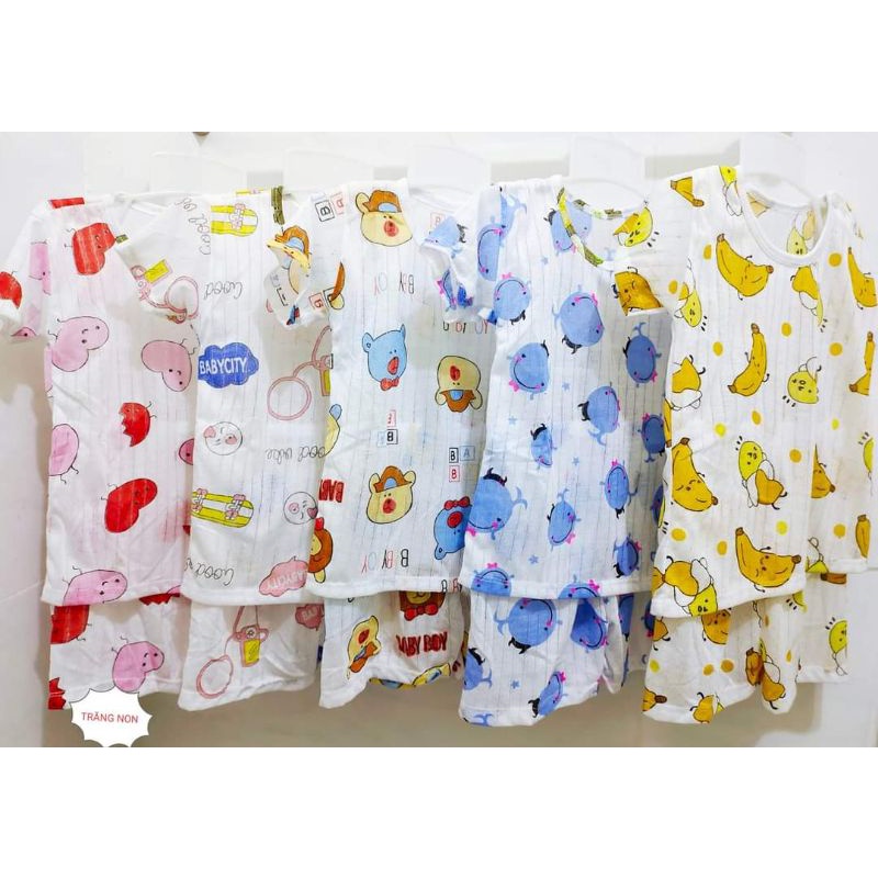 Bộ quần áo Cotton giấy cộc tay màu trắng họa tiết dễ thương cho bé