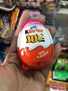 Trứng kinder cho bé