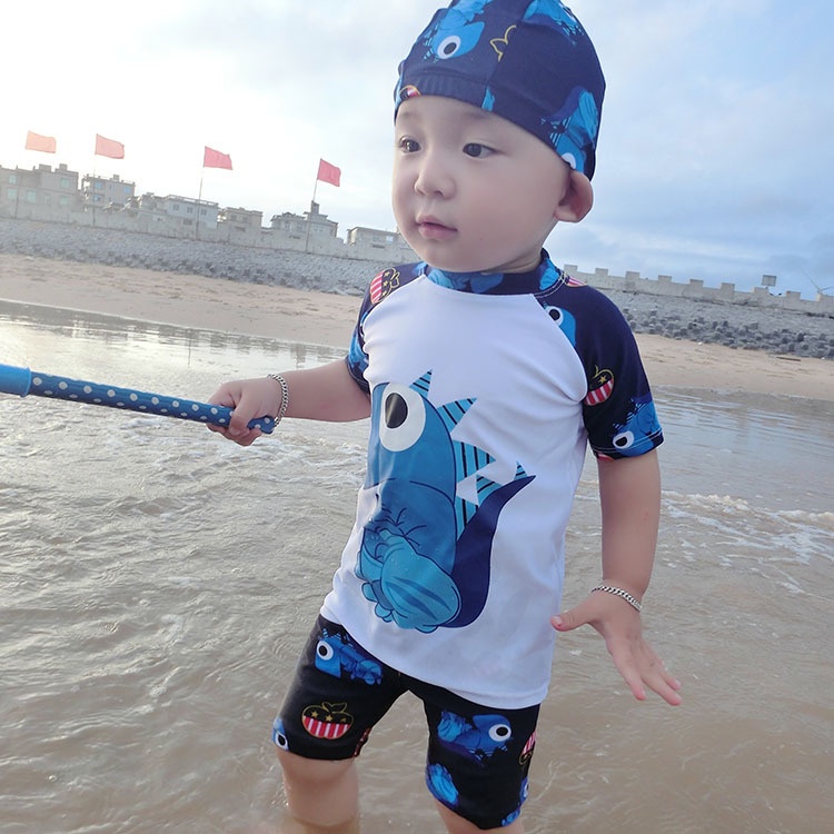 Bộ đồ bơi cho bé trai KÈM MŨ, chất liệu bền đẹp co dãn tốt, đường may chuẩn chỉnh chắc chắn cho bé 9- 30kg