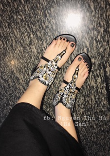 Sandal đính đá