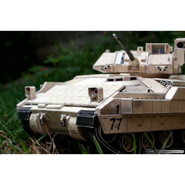 Mô hình giấy 3D  xe tank M2A2 Bradley tỉ lệ 1/43