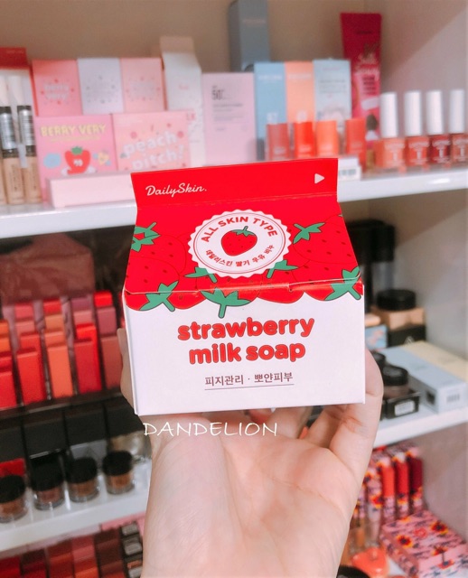 Xà Phòng Rửa Mặt - Daily Skin Strawberry Milk Soap