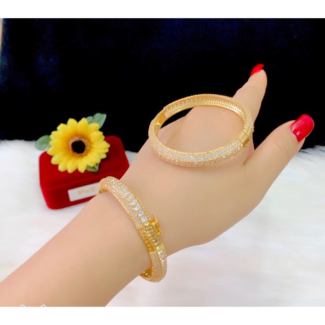 Vòng tay kiểu dát vàng 18k đính xoàn cực đẹp