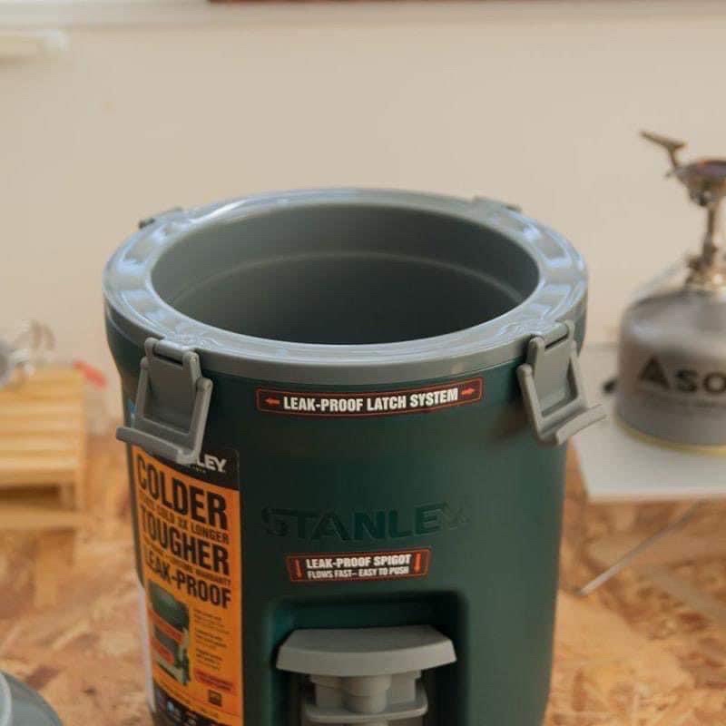 Thùng Nước Đá Giữ Nhiệt Stanley Adventure Fast Flow Water Jug 2G