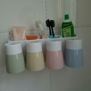 Kệ để bàn chải đánh răng
