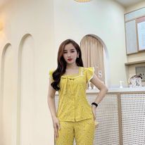 BỘ ĐŨI LỬNG QC CAO CẤP. VỚI THIẾT KẾ ÁO CỔ VUÔNG,TAY ÁO CÁNH TIÊN KHIẾN NGƯỜI MẶC DỊU DÀNG MÀ VÔ CÙNG THOẢI MÁI.