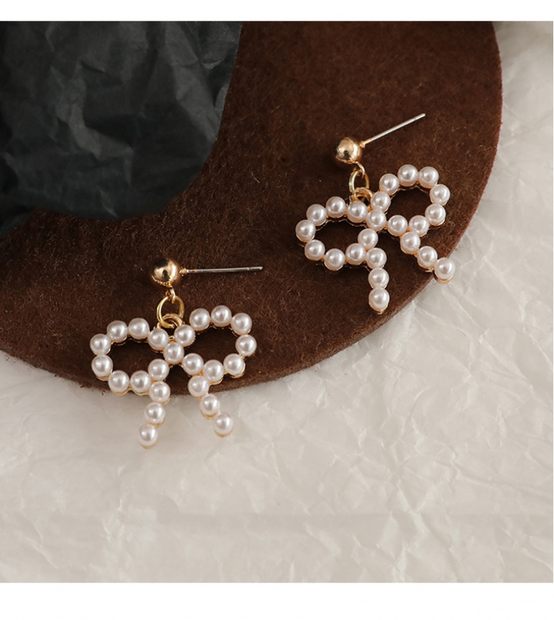 Hoa tai dáng dài đính ngọc trai phong cách Retro 2023