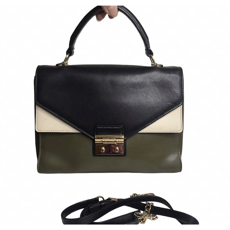 💚 👜  Túi cầm tay, đeo chéo phom vừa phối 3 màu hiệu Micheal kors độ mới khá cao