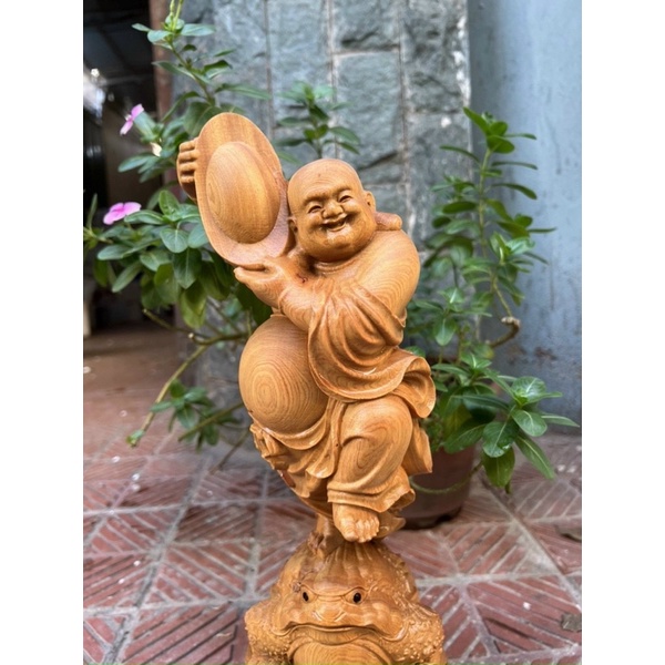 Tượng Phật di lặc gỗ bách thơm cao 40 cm