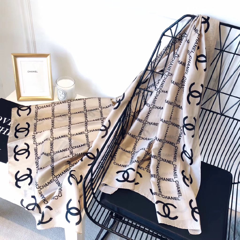 Khăn Choàng Lụa Dáng Dài Họa Tiết Kẻ Sọc Thời Trang Đi Biển Cho Nữ