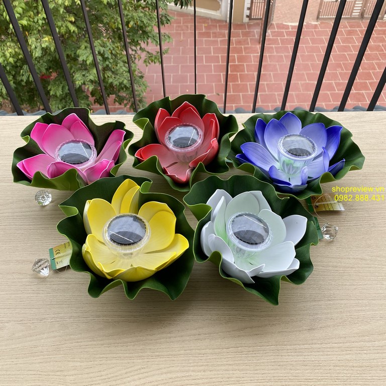 Đèn trang trí năng lượng mặt trời hình bông hoa sen thả mặt hồ nước cực đẹp, nhiều màu ánh sáng (SV46)