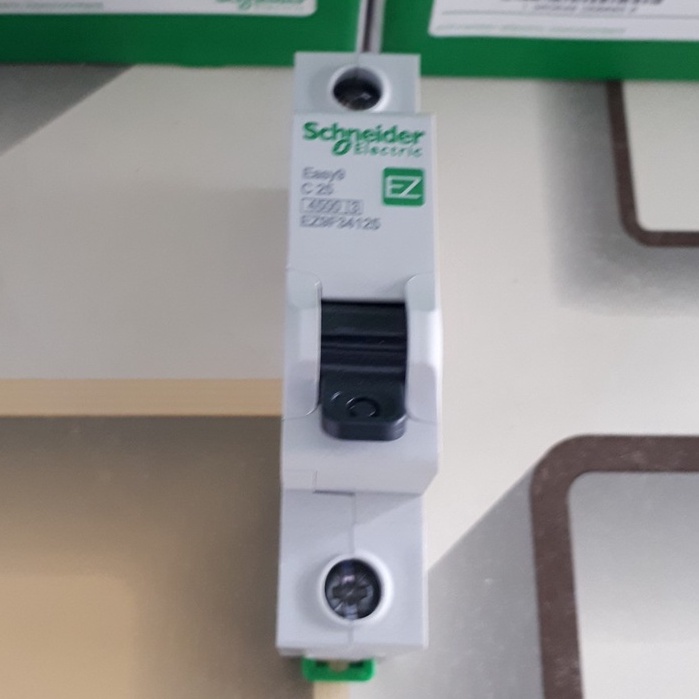 Cầu dao điện, aptomat, MCB gài 1 pha 6A-10A-16A-20A-25A-32A-40A-50A-63A dòng cắt 4.5KA - Schneider