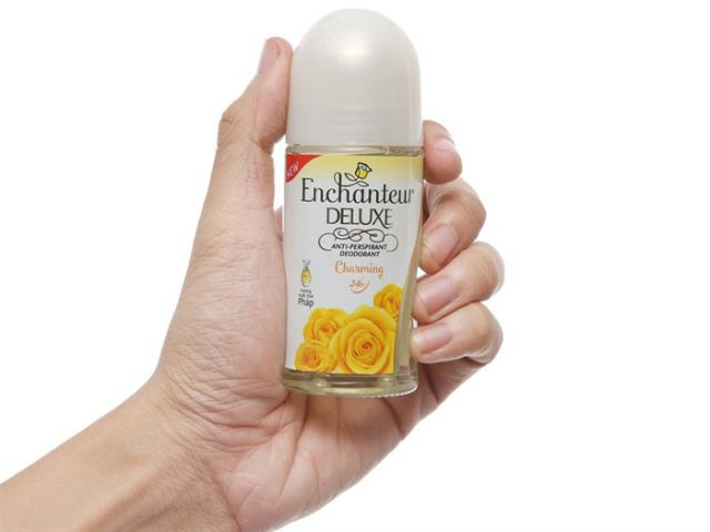 Lăn khử mùi Enchanteur Deluxe Charming hương nước hoa chai 50ml