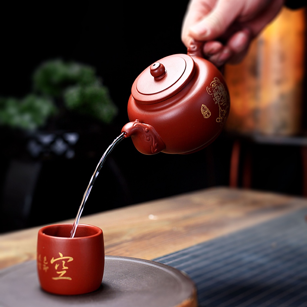 Ấm Tử Sa Nghi Hưng Manh Hổ Hiến Thụy 310 ml (Đại Hồng Bào)