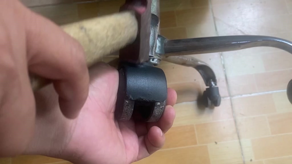 Bánh xe ghế văn phòng Bánh xe ghế xoay bền chắc, dễ lắp đặt | BigBuy360 - bigbuy360.vn