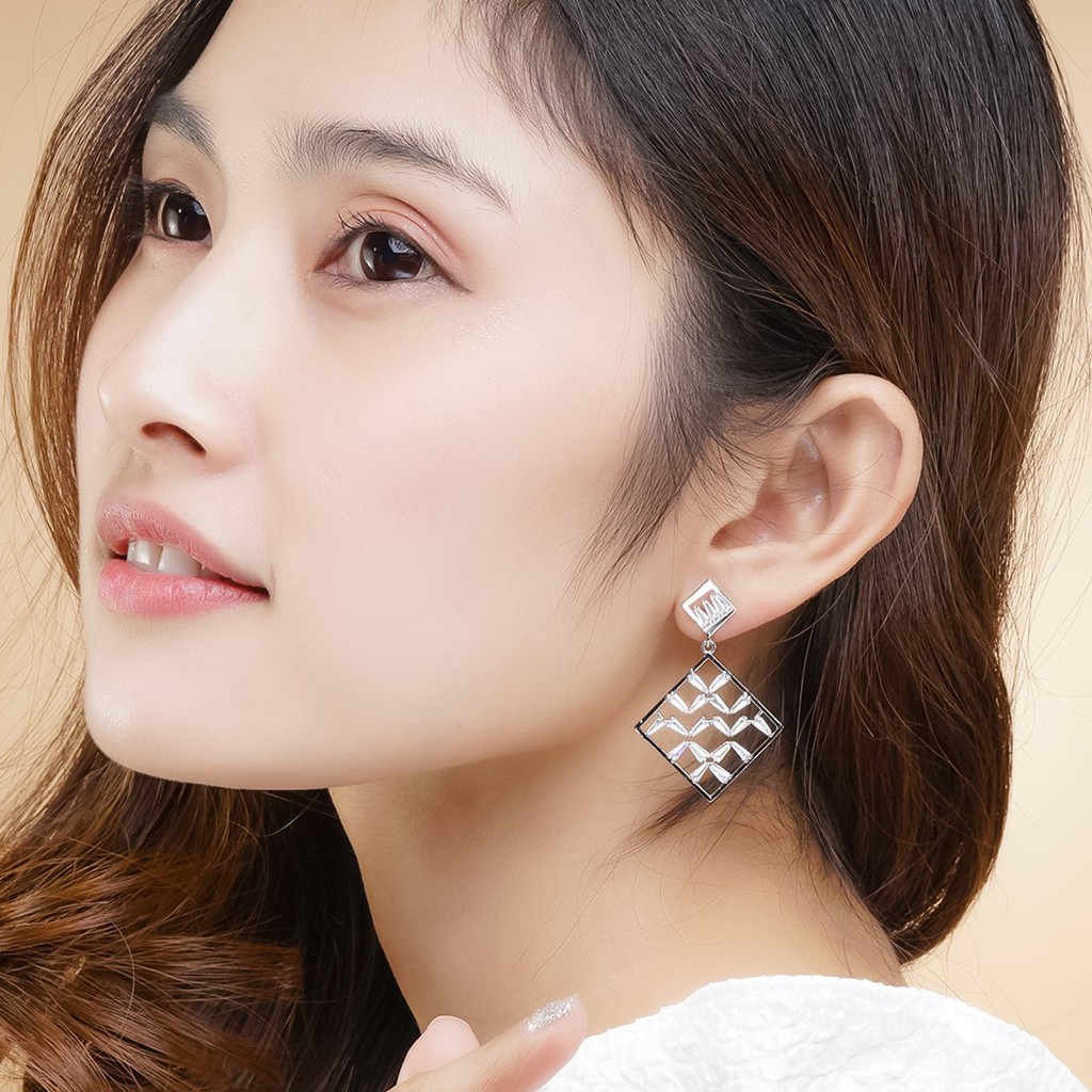 Bông tai nữ UHA mạ vàng 18K , đính kim cương nhân tạo B1135151-140
