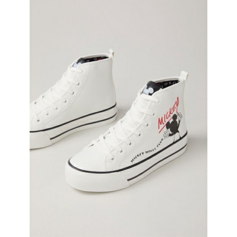 Giày hiệu Disney Mickey Mouse mới nguyên tag size 36 thanh lý