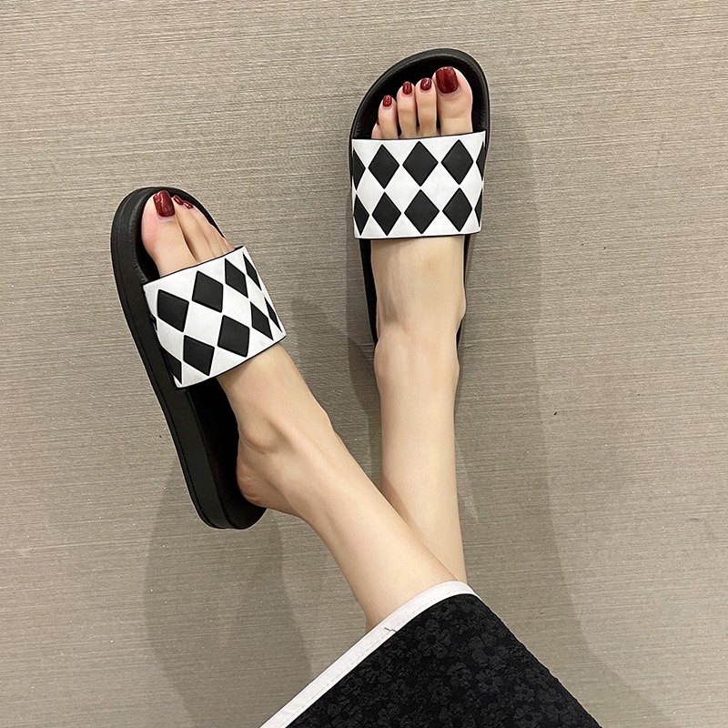 Dép nữ quai ngang bánh mì chất liệu cao su non cực êm mùa hè thu, kẻ ô hình thoi hottrend 2022 BLACKPINK Store, T201