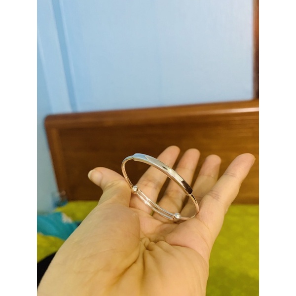 Vòng tay trẻ em mặt vuông dài khắc chữ bạc ta 99 NGỌC MẬU