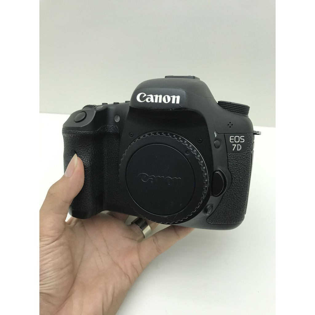 Máy Ảnh Cũ CANON 7D kèm lens Canon 18-55 IS